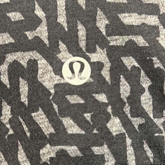LULULEMON Black/Grey Running In The City Tank Top Size 6‎ - Picture 13 of 15